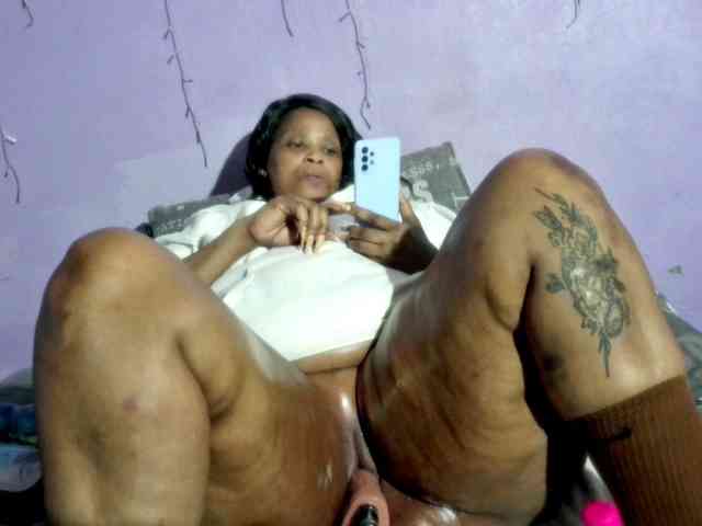 Big-Ass-Wilma webcam