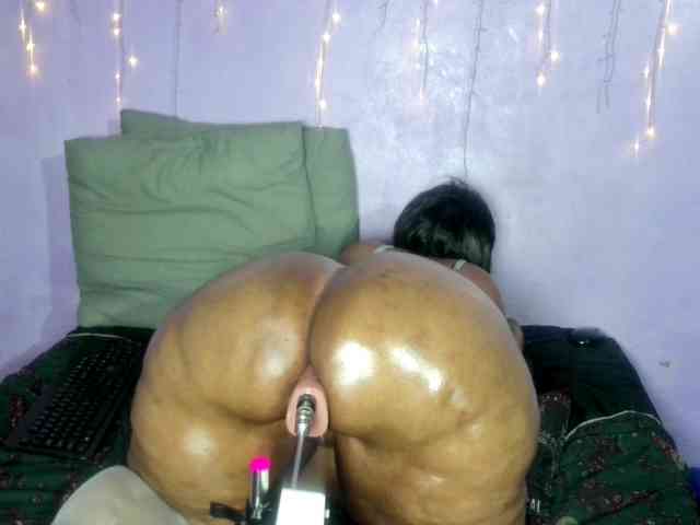 Big-Ass-Wilma webcam