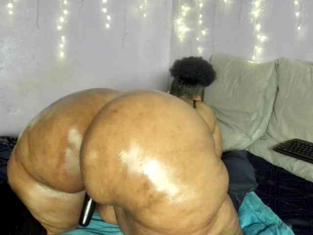 Big-Ass-Wilma webcam