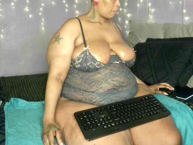 Big-Ass-Wilma webcam