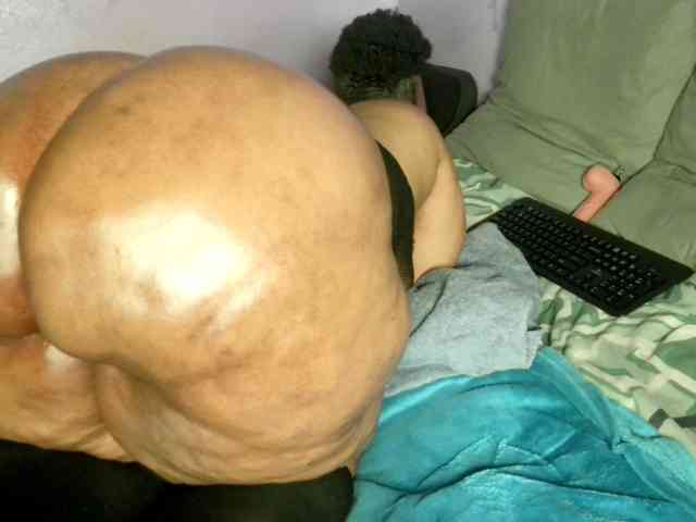 Big-Ass-Wilma webcam