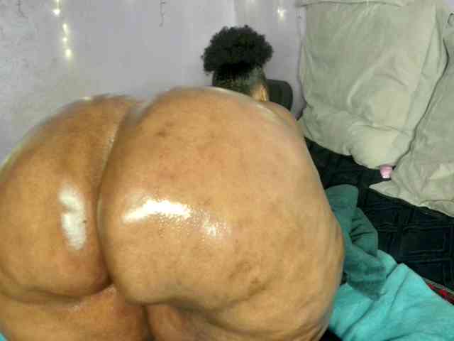 Big-Ass-Wilma webcam