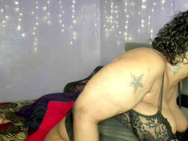 Big-Ass-Wilma webcam