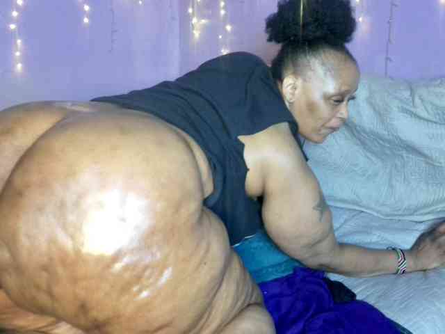 Big-Ass-Wilma webcam