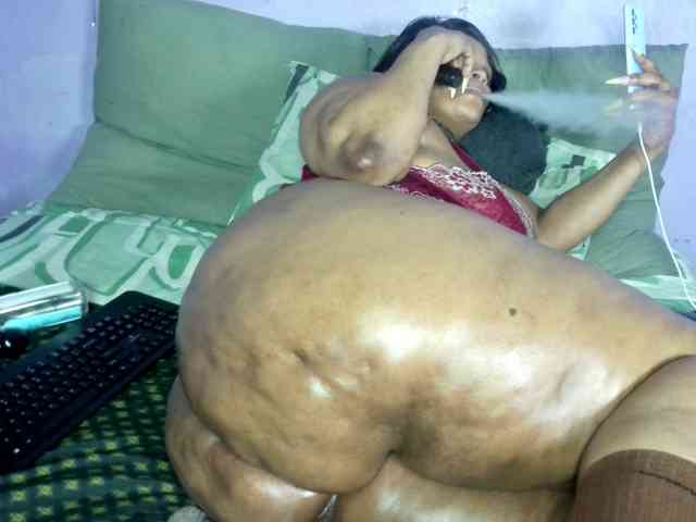 Big-Ass-Wilma webcam