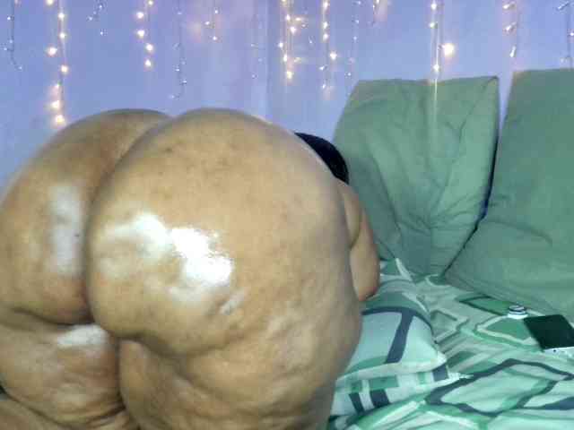 Big-Ass-Wilma webcam
