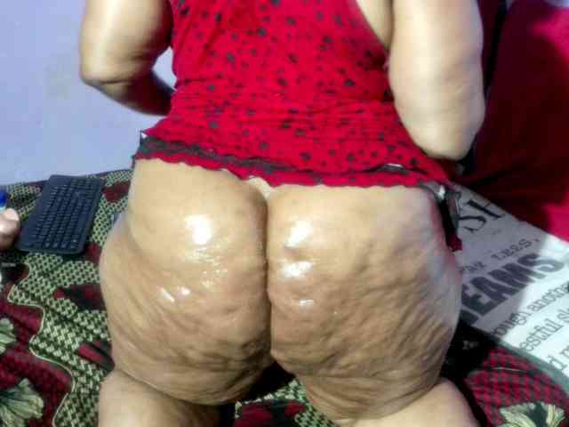 Big-Ass-Wilma webcam