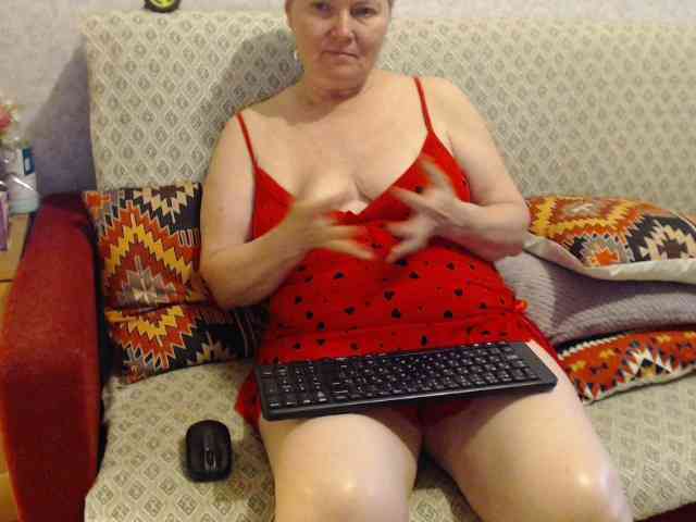 lisaemersson live female cam on bongacams