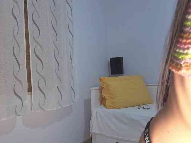 PixieMika webcam