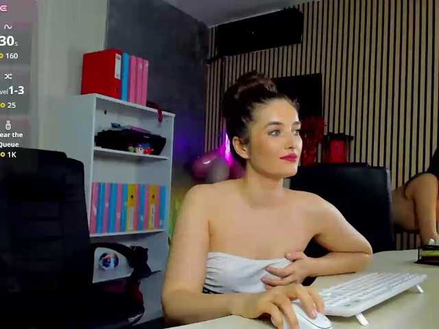 DaryaStars live cam preview
