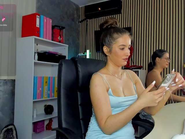 DaryaStars live cam