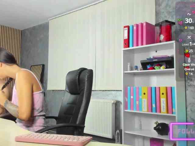 DaryaStars webcam
