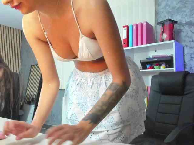 DaryaStars webcam
