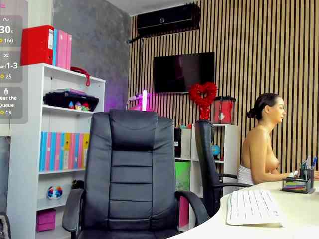 DaryaStars webcam