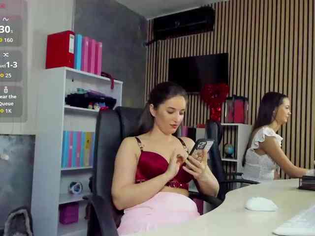 DaryaStars live couple cam on bongacams