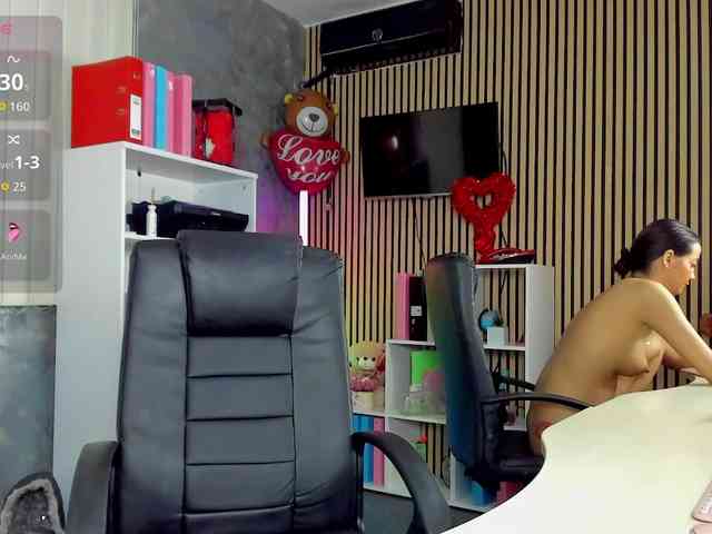 DaryaStars webcam