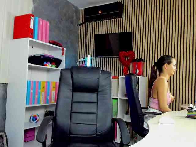 DaryaStars webcam