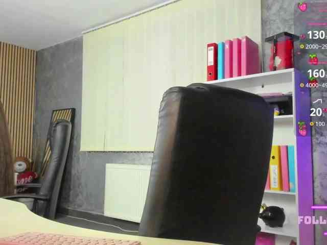 DaryaStars webcam