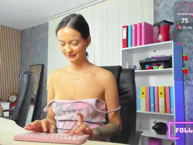 DaryaStars webcam