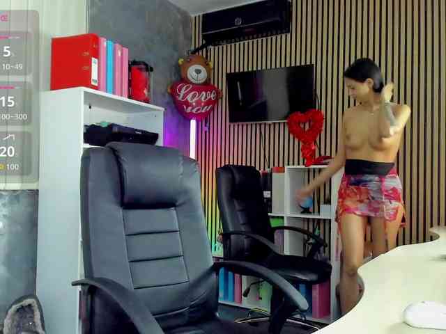 DaryaStars webcam