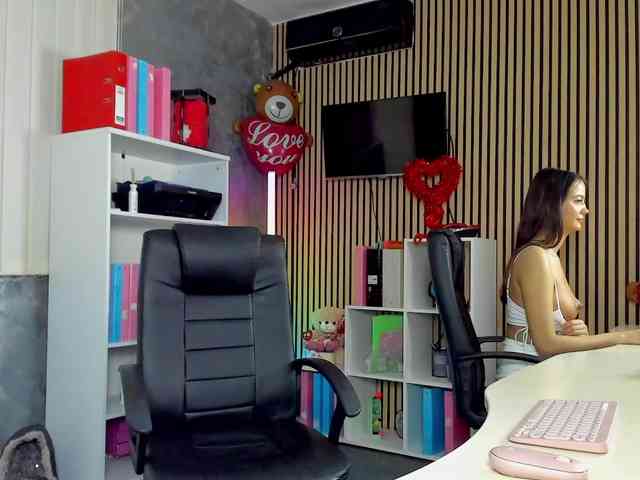 DaryaStars webcam