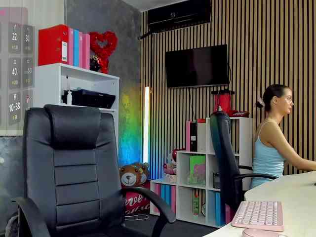 DaryaStars webcam