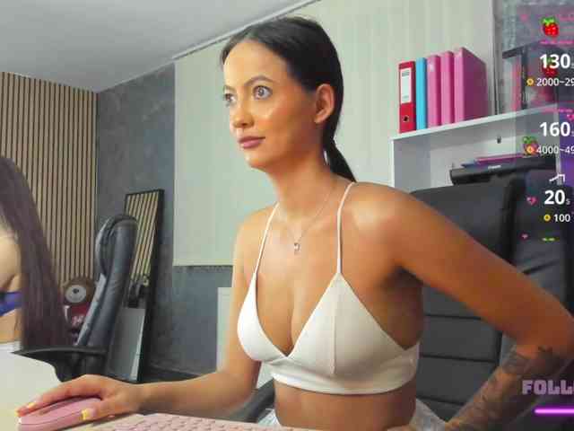 DaryaStars webcam
