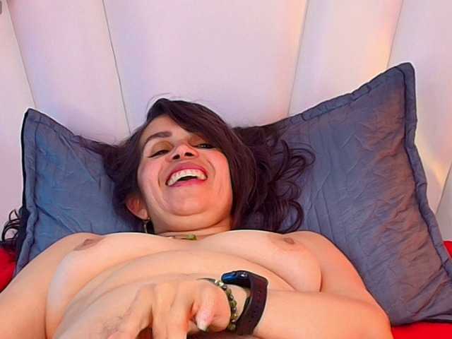moxa-hot live cam on BongaCams