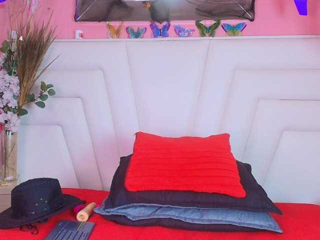 moxa-hot live cam on BongaCams