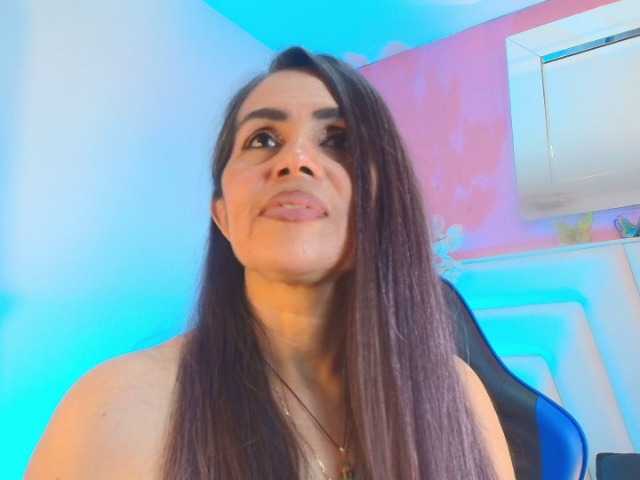 moxa-hot live cam on BongaCams