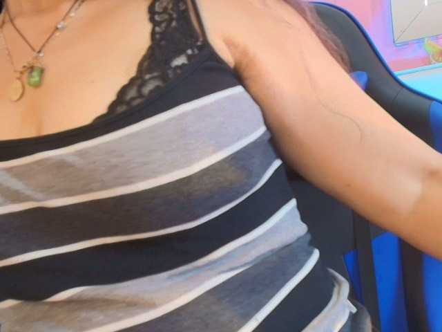 moxa-hot live cam on BongaCams