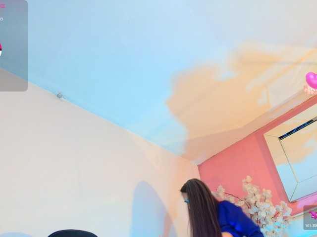 moxa-hot live webcam show