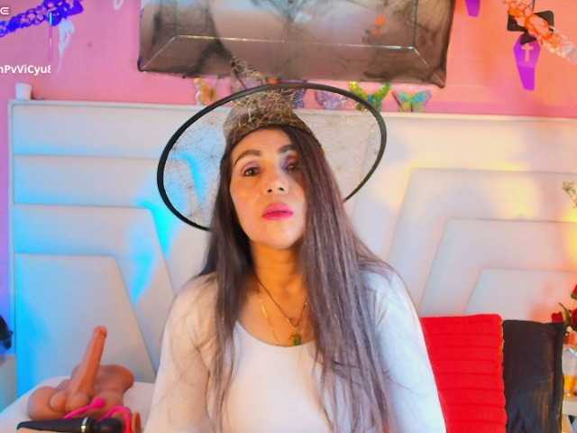 moxa-hot live cam on BongaCams