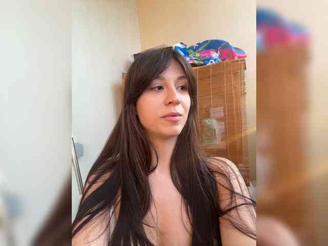 _Meggi_ webcam