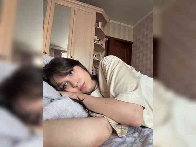 _Meggi_ webcam