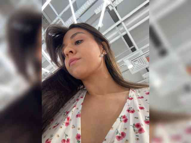 _Meggi_ webcam