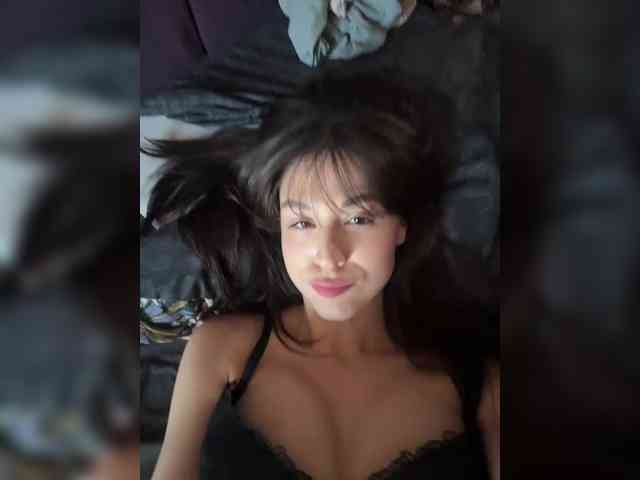 _Meggi_ webcam