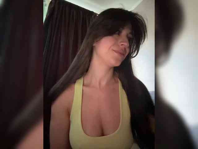 _Meggi_ webcam