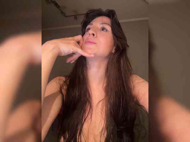 _Meggi_ webcam