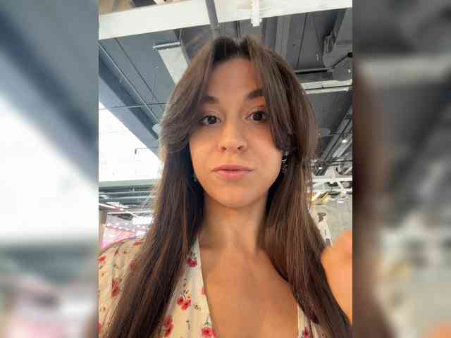 _Meggi_ webcam