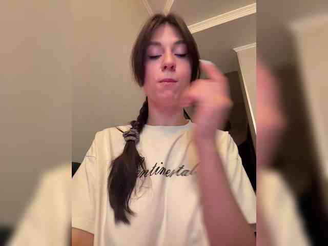 _Meggi_ webcam