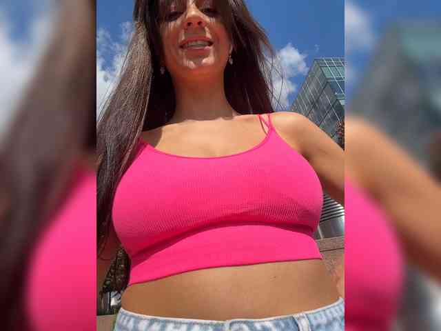_Meggi_ webcam