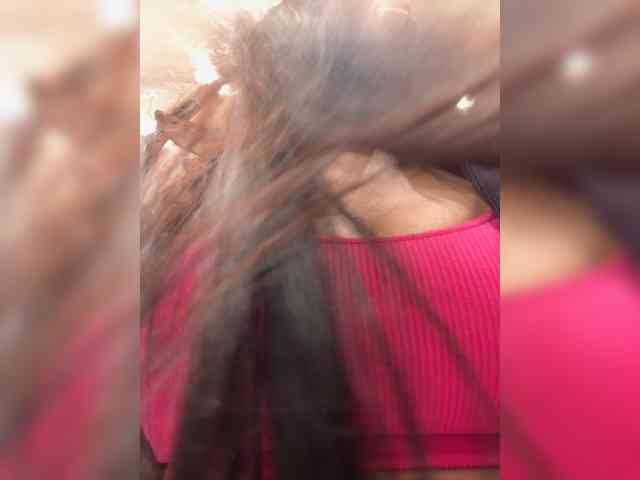 _Meggi_ webcam