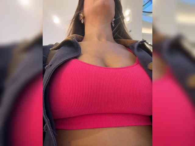 _Meggi_ webcam
