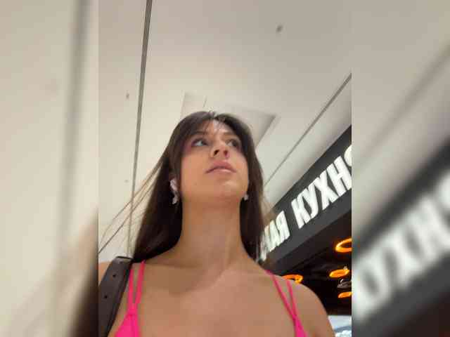 _Meggi_ webcam