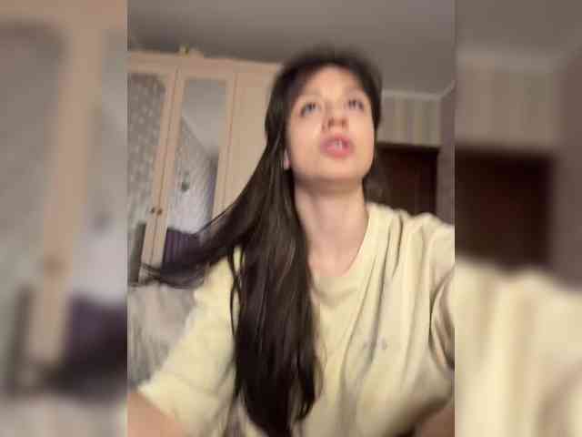 _Meggi_ webcam