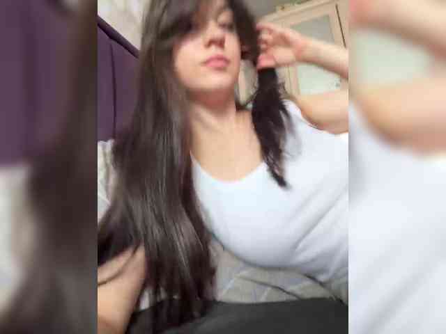 _Meggi_ webcam