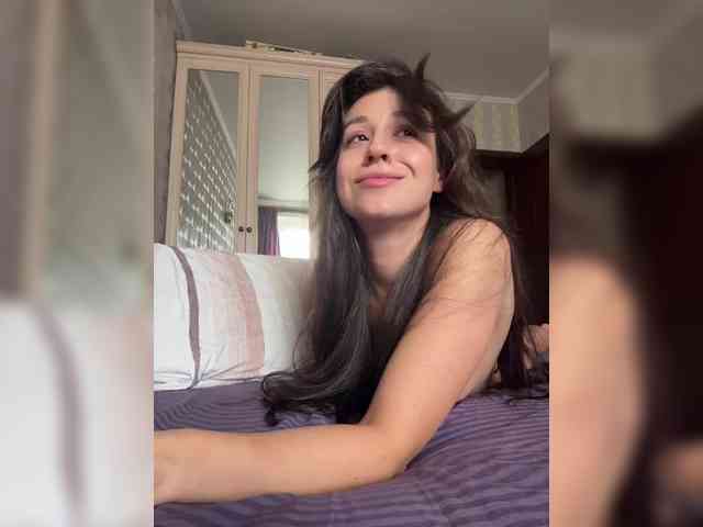 _Meggi_ webcam