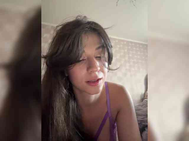 _Meggi_ webcam