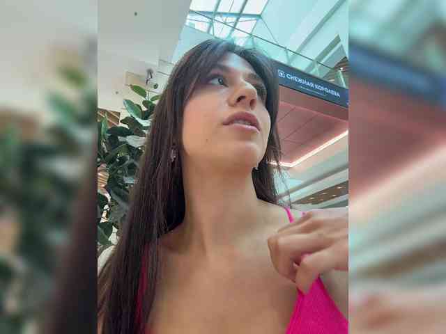 _Meggi_ webcam